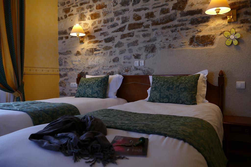 Logis Hotels Le Champalud Restaurant La Citadelle Oree-d'Anjou Zimmer foto